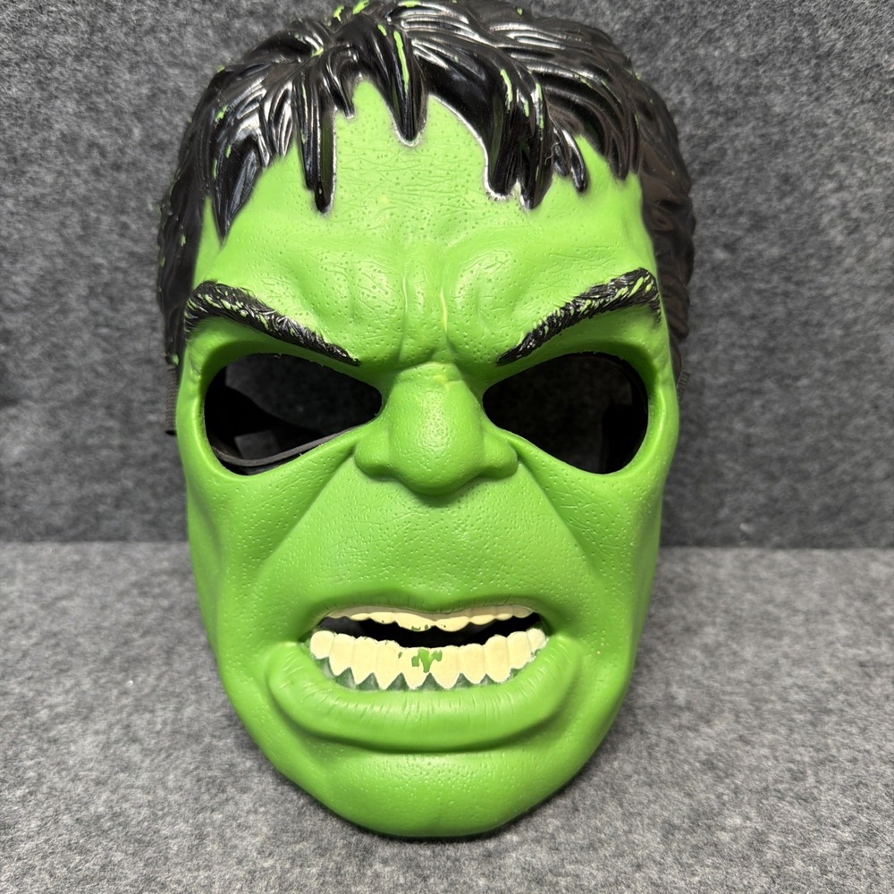 2011 Hasbro Marvel Incredible Hulk Mask Green Halloween Costume Kids